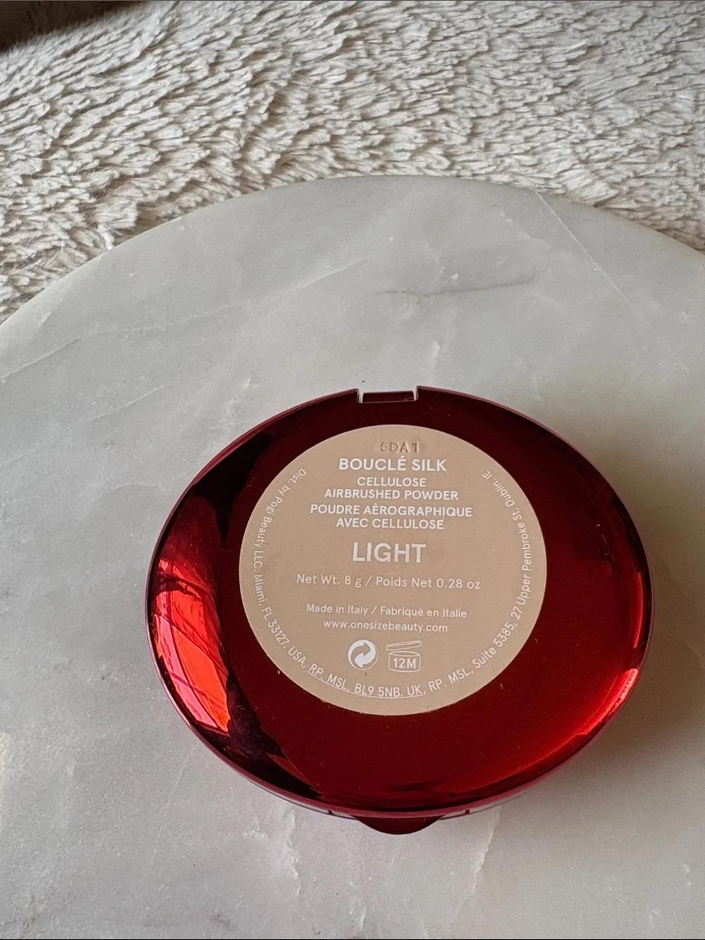 ONE/SIZE Boulce Silk Powder in LIGHT